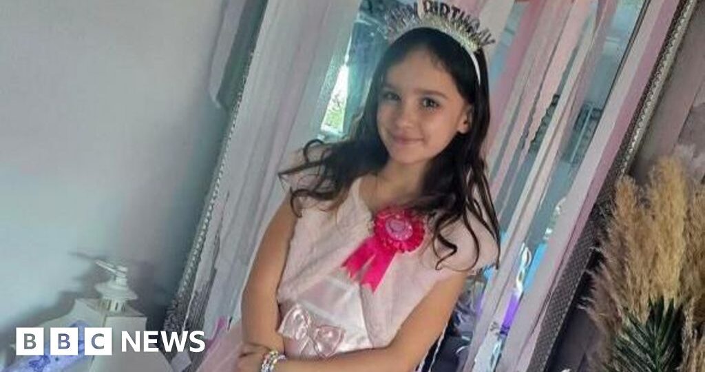 Man thought stabbed girl was 'messing around'