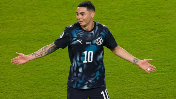 Paraguay's Miguel Almiron becomes 1st player red-carded at the World Cup for covering his mouth