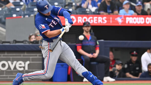 Rangers beat the Blue Jays 5-4 as Nathan Eovaldi wins his third straight start