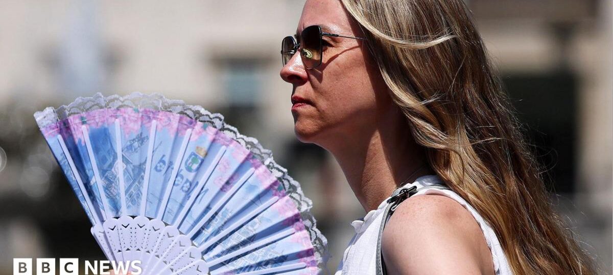 In pictures: Britain braves record breaking June temperatures