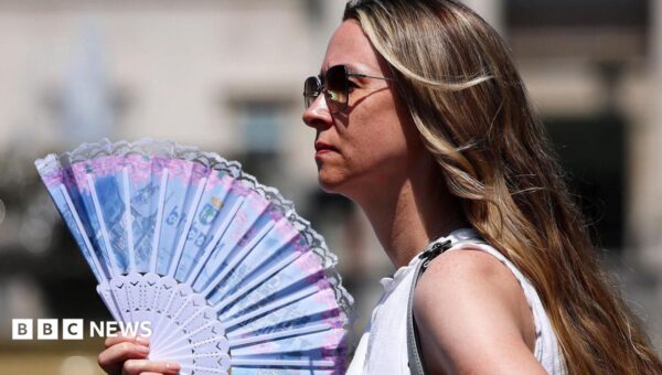 In pictures: Britain braves record breaking June temperatures