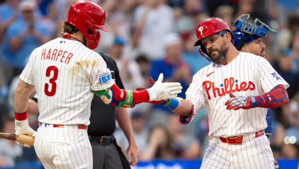 Kyle Schwarber blasts 2 homers in 3rd inning, then Bryce Harper completes cycle in the 5th amid Phillies' onslaught of Mets