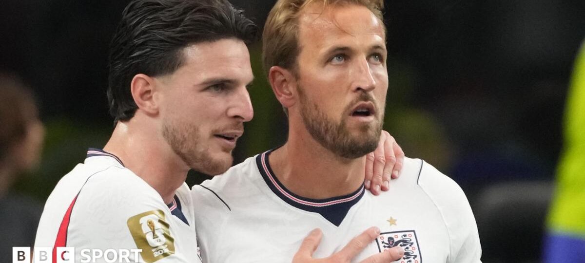 England qualify for World Cup knockout stage