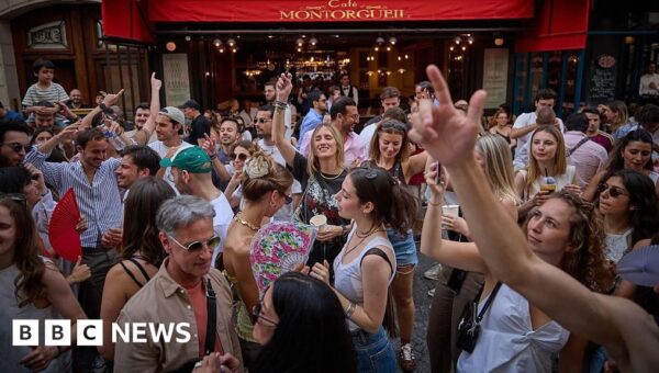 France bans alcohol consumption at music festival events under red headwave alert