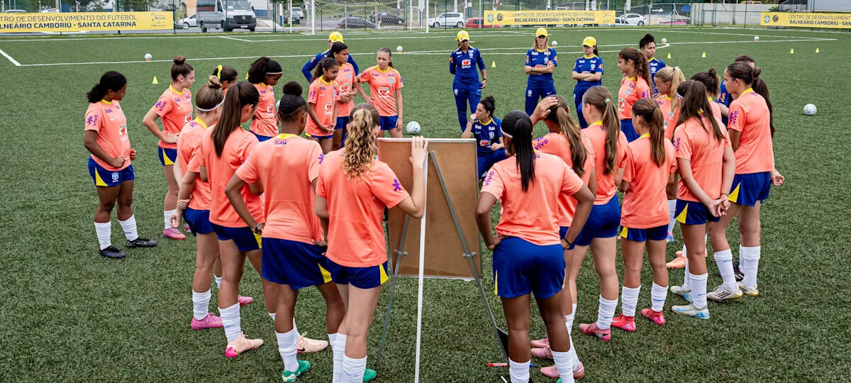 Women's under-15s call up players for training at Granja Comary