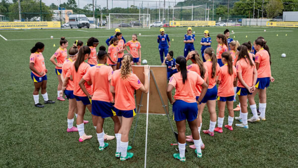 Women's under-15s call up players for training at Granja Comary
