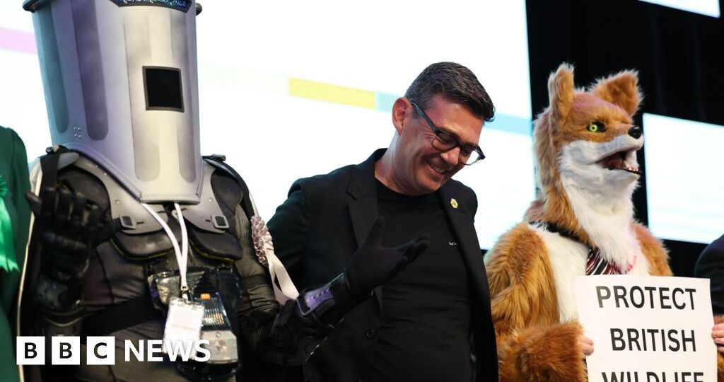 Why candidates dress up and run in major UK elections