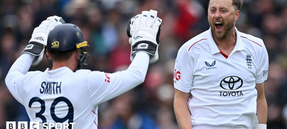 England move closer to victory over New Zealand on wet day at Lord's