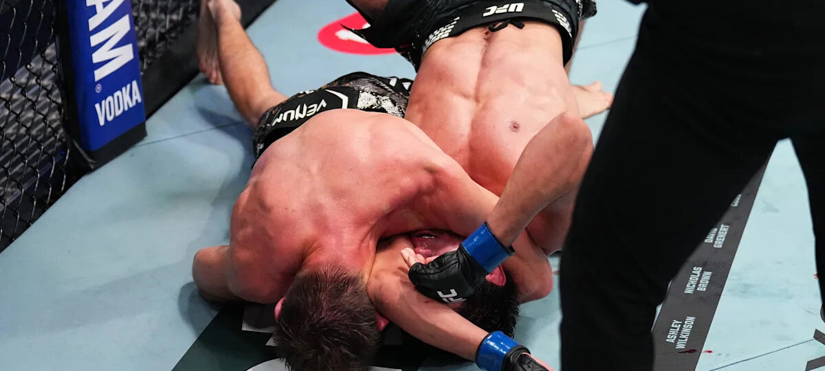 UFC Vegas 118 video: Bryce Mitchell scores dramatic submission in final seconds