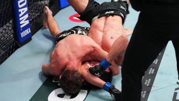 UFC Vegas 118 video: Bryce Mitchell scores dramatic submission in final seconds