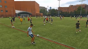 Boston records 2nd biggest turnout in attempt to break most people juggling soccer balls