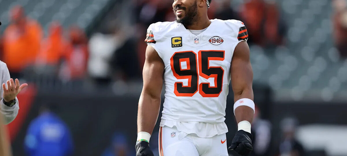 Rams DC cites LeBron, Jordan when explaining Myles Garrett's fit