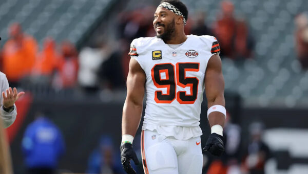 Rams DC cites LeBron, Jordan when explaining Myles Garrett's fit