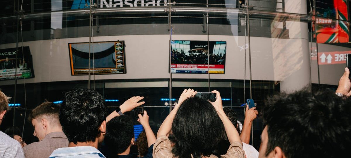 My morning sweating it out with Elon Musk fanboys and SpaceX skeptics