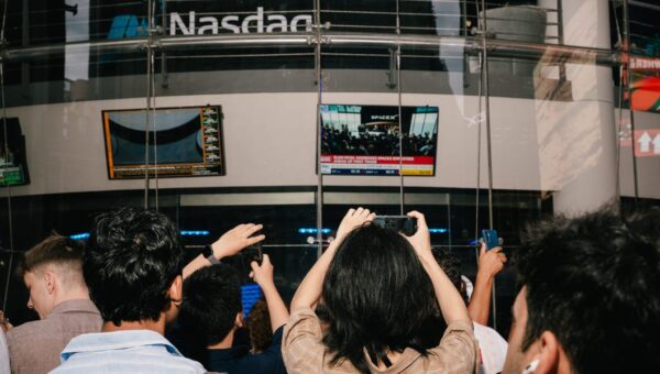 My morning sweating it out with Elon Musk fanboys and SpaceX skeptics