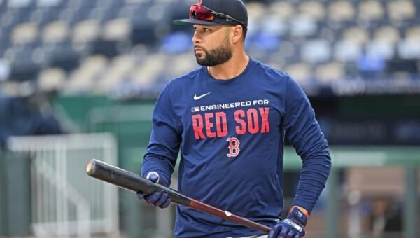 Red Sox Veteran Gives Cryptic Explanation For Team’s Historic Home Woes