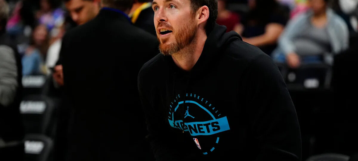 Hornets to exercise option on former NBA champion