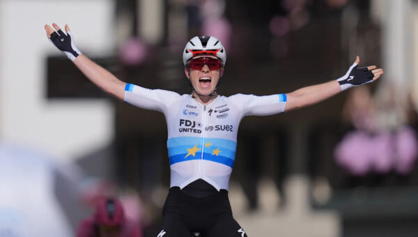 Demi Vollering wins the women’s Giro d’Italia to claim all 3 Grand Tours