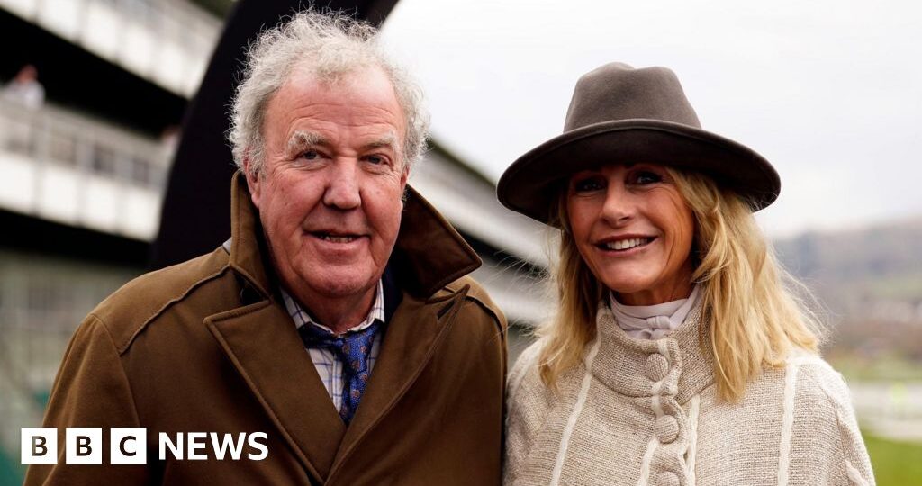 Jeremy Clarkson reveals cancer diagnosis in show
