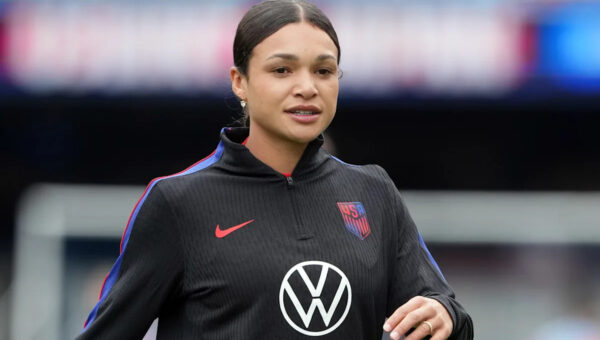 Chaos in USWNT vs. Brazil: Sophia Wilson exits after elbow to face; 8 red cards handed out