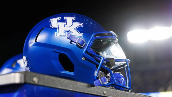 Kentucky makes the final list for an elite offensive line recruit