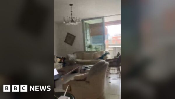Moment BBC reporter’s apartment shakes