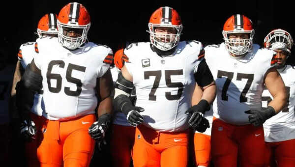 Browns' Joel Bitonio announces retirement from NFL after Hall of Fame-caliber career