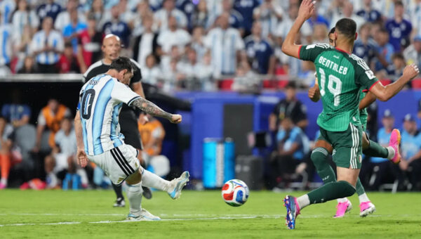 Cristiano Ronaldo fan Piers Morgan slams Lionel Messi for dangerous World Cup play