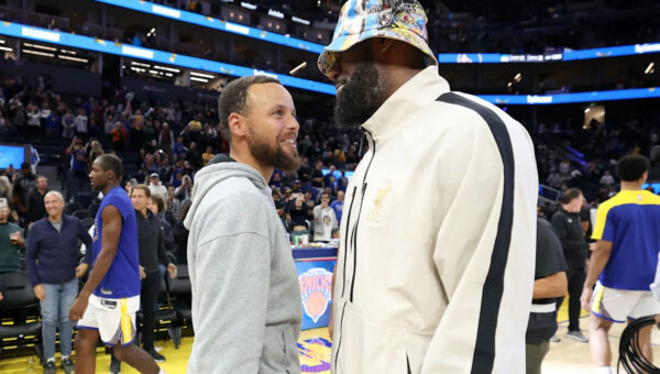Analyst predicts LeBron James will leave Lakers to join Stephen Curry