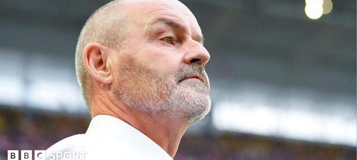 Clarke steps down as Scotland boss after World Cup exit