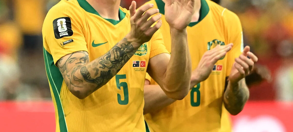 Why does Australia wear yellow and green at the World Cup?