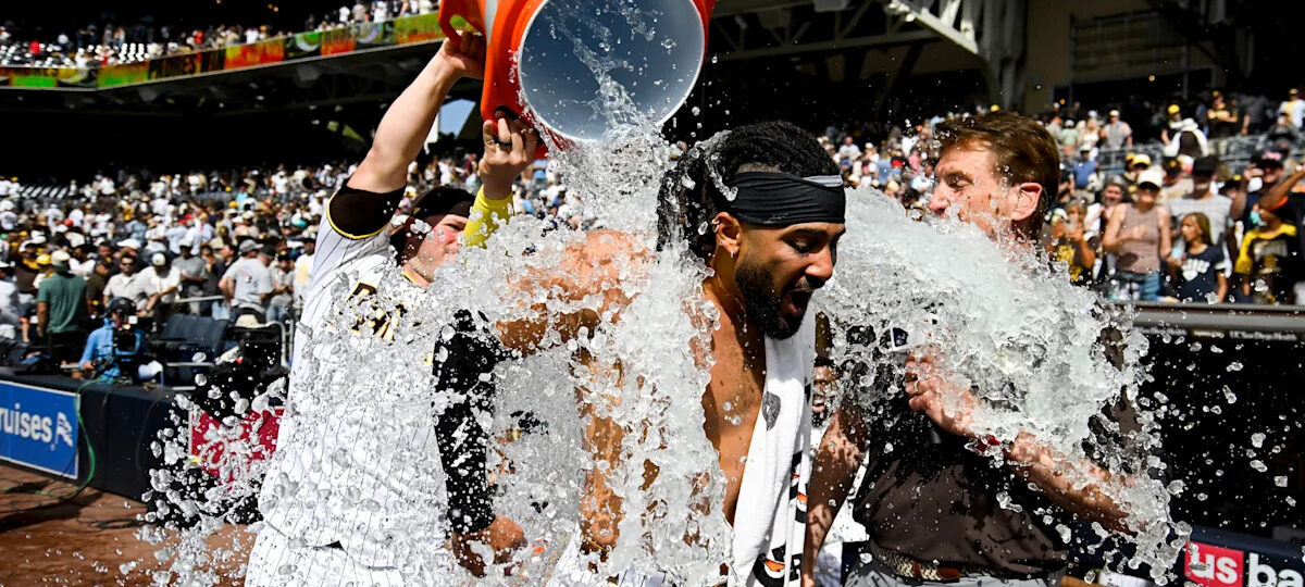 Tatis hits just 2nd homer of season to give Padres 5-4 win over Reds