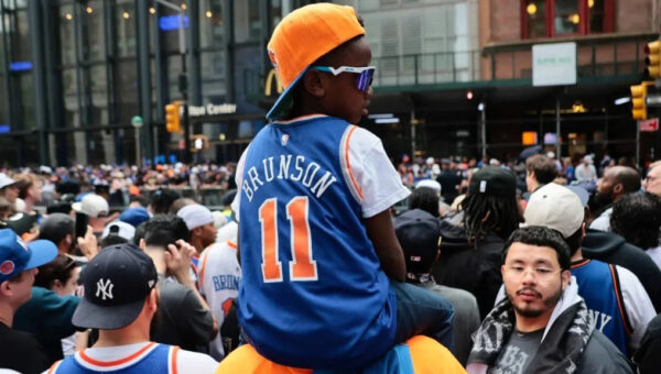 New Yorkers Shut Down Lower Manhattan, Celebrities Turn Out for Knicks Championship Parade