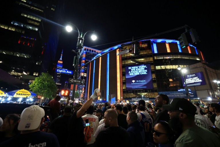 Sky-high ticket costs can't cool the cauldron of Madison Square Garden
