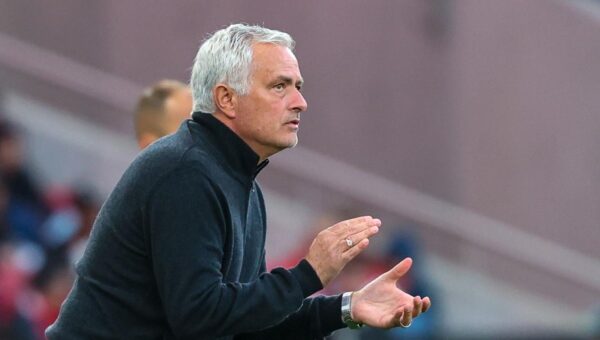Jose Mourinho asks Real Madrid to hijack Barcelona move for midfielder