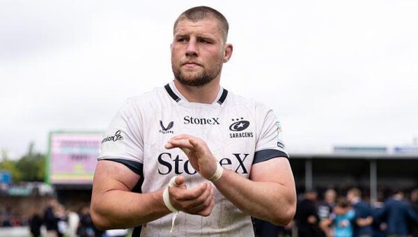 Willis wins Prem player of year before France move