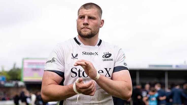 Willis wins Prem player of year before France move