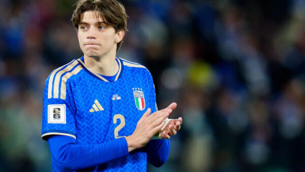 Journalist confirms Chelsea set to complete defender hijack