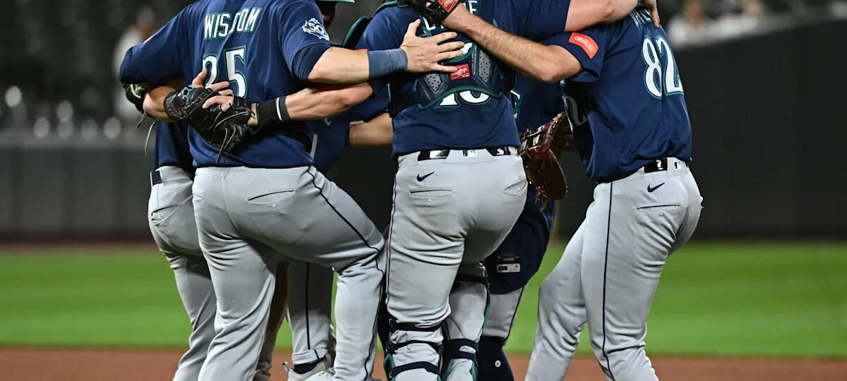 Mariners go down to Birdland