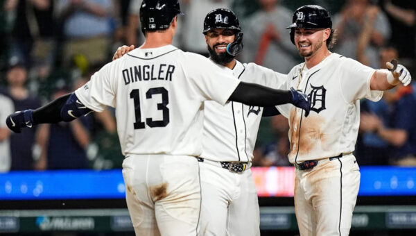 Tigers 10, Twins 4: Tigers out-slug Twins