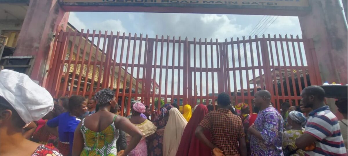 Lagos govt shuts Oshodi Resettlement Market after clash with sanitation officers