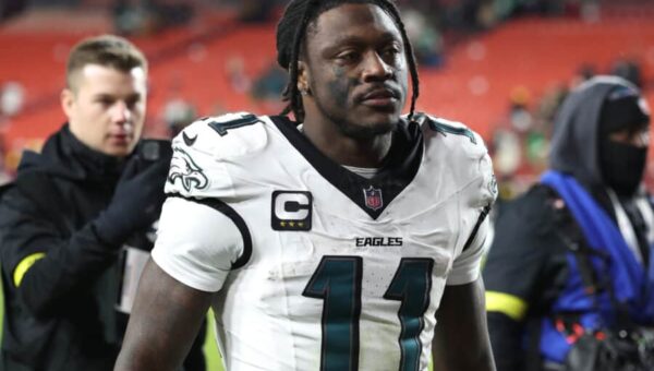 Patriots WR Coach Todd Downing Shares Eye-Opening Insight Into AJ Brown’s Football IQ