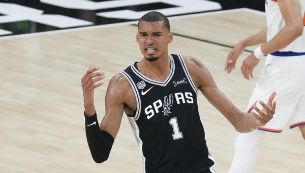 Teams to overcome 2-0 in NBA Finals: Spurs find themselves in historic hole after Game 2 loss to Knicks