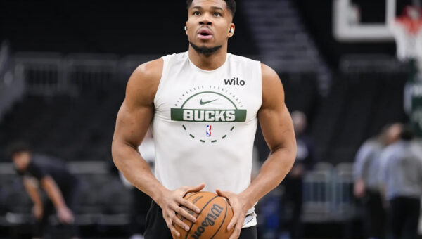 3 team NBA blockbuster trade involving Giannis Antetokounmpo gaining momentum