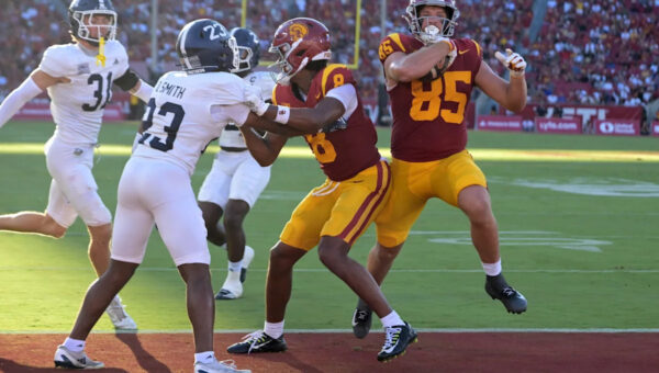 USC countdown to kickoff: Recalling Trojans tight end Walker Lyons