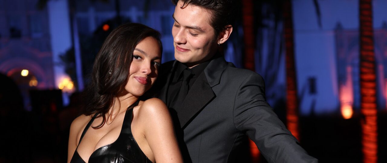 Are Olivia Rodrigo & Louis Partridge Still Together? Their Full Relationship Timeline