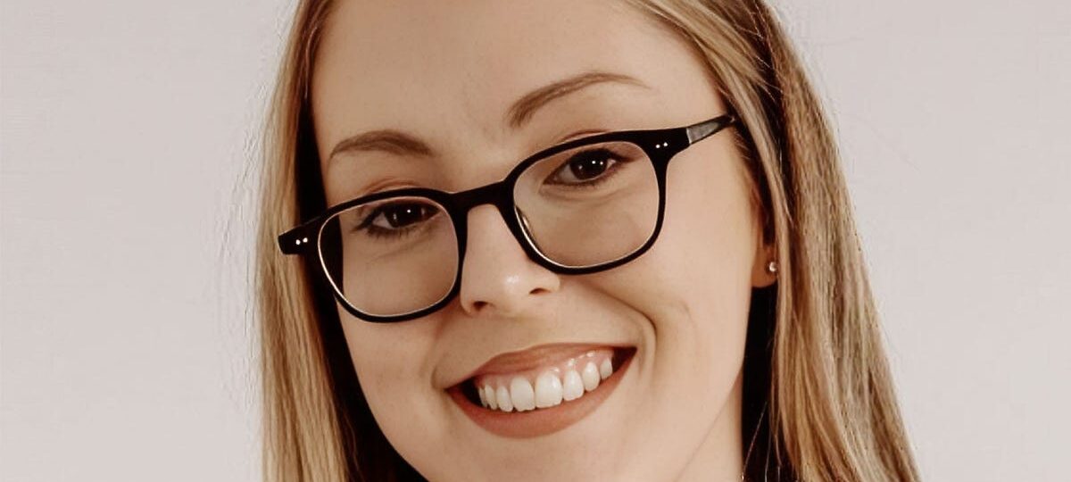 I got 2 tech job offers and chose the lower-paying option. Here's how I decided — and what an expert thinks of my decision.