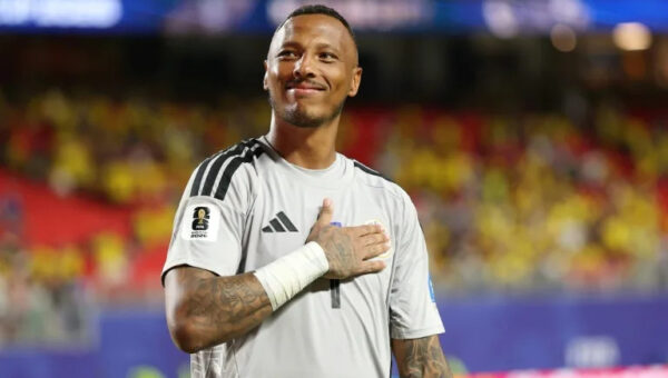 Curacao keeper Room jokes he deserves statue after World Cup heroics