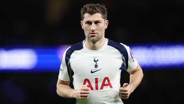 Tottenham defender Davies signs new one-year deal