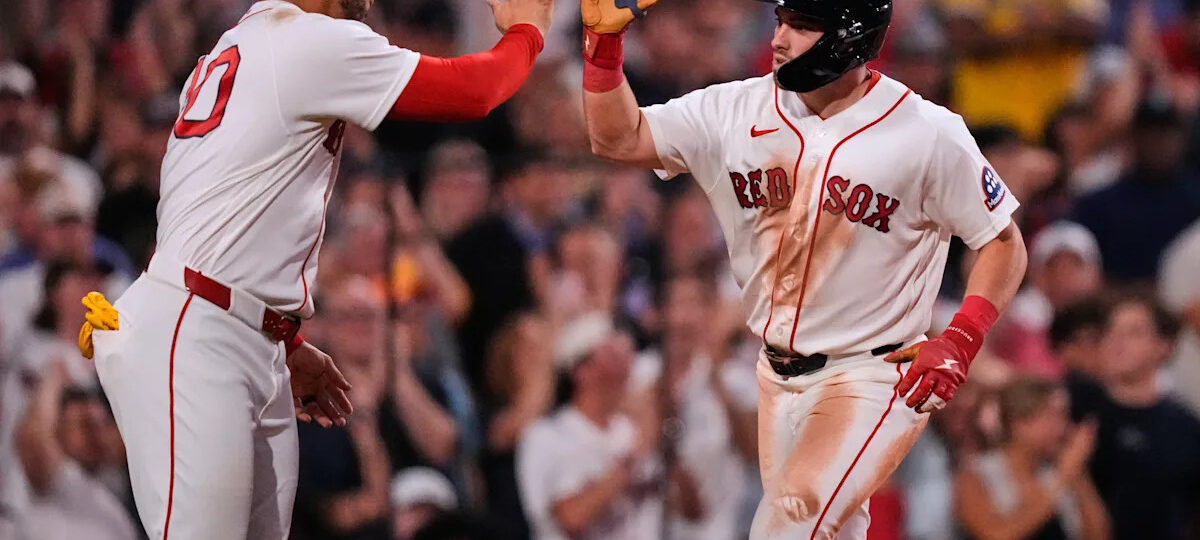 Durbin homers to break tie in the Red Sox’s 6-3 win over the Yankees